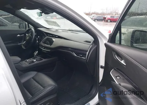 2023 Cadillac Xt4 Luxury z USA, uszkodzony, nr VIN 1GYAZAR40PF105984